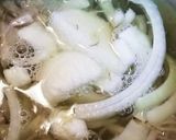 シンプル♪ごぼうと玉ねぎのコンソメスープ作り方3写真
