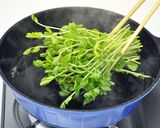 豆苗とにんじんの八幡巻き風作り方2写真
