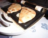 ヤギのチーズとハチミツのホットピタ作り方3写真