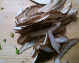 簡単！ほうれん草と椎茸 ワカメのお吸い物作り方2写真