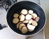 簡単！豚バラ肉とさつまいもの甘辛煮作り方3写真