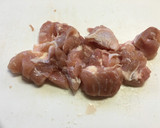 柿の甘みが美味しい鶏肉と柿の炊いたん作り方1写真
