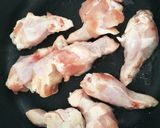 お酢でさっぱり！やわらか鶏大根♪作り方2写真