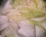 白菜と卵と鮭フレーク入りスープ作り方1写真