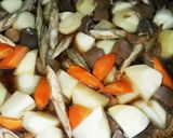 ﾄﾛﾄﾛすじ肉の甘辛い～煮物作り方3写真