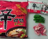 【簡単アレンジ】焼き辛ラーメン♡作り方1写真