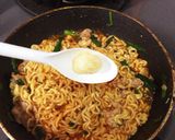 【簡単アレンジ】焼き辛ラーメン♡作り方7写真