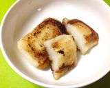 垂れずにカリッと頂く!醤油バター餅作り方4写真