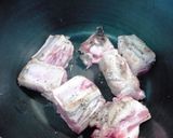 スペアリブの味噌ハニー炊き作り方1写真