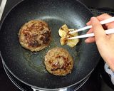 ジューシーなデミソースのハンバーグ作り方5写真