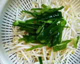 挽き肉とピーマンのもやし炒め作り方1写真