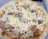 バラ肉と餅の和風 ピザ作り方2写真