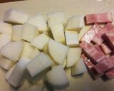 我が家の冬の定番☺大根とベーコンの煮物作り方1写真