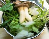 節約！鍋等の残り野菜で、鶏胸肉のちり蒸し作り方1写真
