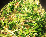 豆苗ときのことカニカマの炒め作り方5写真