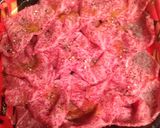 トマトとキノコとレタスと牛肉とチーズの鍋作り方1写真