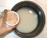 簡単ツナ缶きのこコンソメのピラフ♪炊飯器作り方2写真