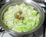 ダイエットに！キャベツと鶏胸肉のスープ作り方4写真