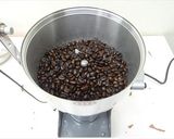コーヒー豆を強力ミルで極細挽きの粉に！作り方1写真