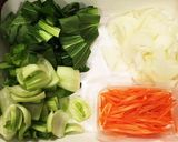 野菜スープに揚げ焼き餅入れたん作り方2写真