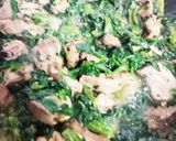 栄養いっぱい！鶏肝とホウレン草の甘辛炒め作り方8写真