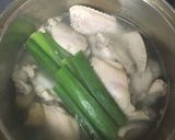 肉がホロリ！里芋と鶏手羽先の煮物作り方2写真