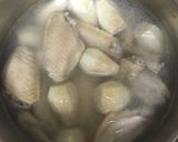 肉がホロリ！里芋と鶏手羽先の煮物作り方4写真
