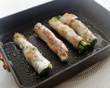 菜の花ノンメタポーク巻きの黒胡椒焼き作り方4写真