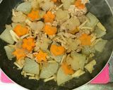♥や☆&ミッキー大根人参と豚肉の煮物作り方4写真