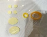 スティックおにぎりでおさるさん♪作り方3写真