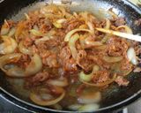 簡単牛肉と玉ねぎ☆ピリ辛ケチャプ炒め煮作り方3写真
