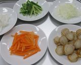 ほたてとシャキシャキ野菜のピリ辛中華和え作り方1写真
