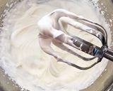 どこから切っても！＊丸ごとイチゴロール＊作り方17写真