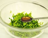 受験生の夜食に！ 豆苗としらすのおむすび作り方3写真