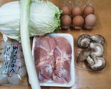 鶏肉モモ肉と玉こんにゃく入りすき焼き風作り方1写真