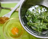 簡単！やさしい春菊と卵の味噌汁作り方1写真
