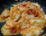 ☆フライパンで餅キムチーズ☆作り方4写真