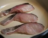 フライパン一つ！鱈と野菜の梅蒸し作り方2写真