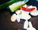 豚肉と大根のコク旨味噌汁 作り方2写真
