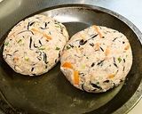 野菜たっぷり✿にぎやか豆腐ハンバーグ作り方3写真