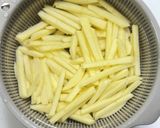 🥔 豚肉とじゃがいもの甘辛ガーリック炒め作り方1写真