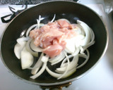 鶏むね肉と玉ねぎ炒め！はちみつソースで！作り方3写真