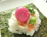 もも色卵＊鮭フレ＊枝豆の手まきごはん。作り方5写真