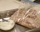 【使いきり】鶏肉の味噌ヨーグルト焼き作り方1写真
