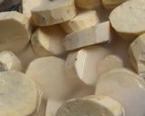 手羽元とサツマイモのほっこり煮♡作り方1写真