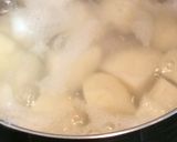 じゃがいもとワカメのお味噌汁☆ほっこり〜作り方1写真