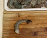 エビとアボカドの白ワインソース作り方1写真
