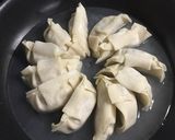 誰でも簡単！パリパリ餃子の焼き方作り方7写真