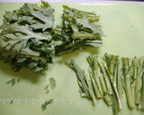 簡単！春菊とふわふわ卵のニラ玉風炒め作り方1写真