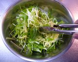 1玉で４人前！オムラーメンサラダ作り方7写真